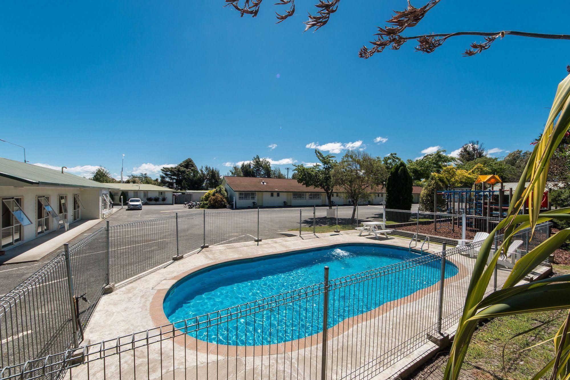 Blenheim Bridges Holiday Park Exterior photo